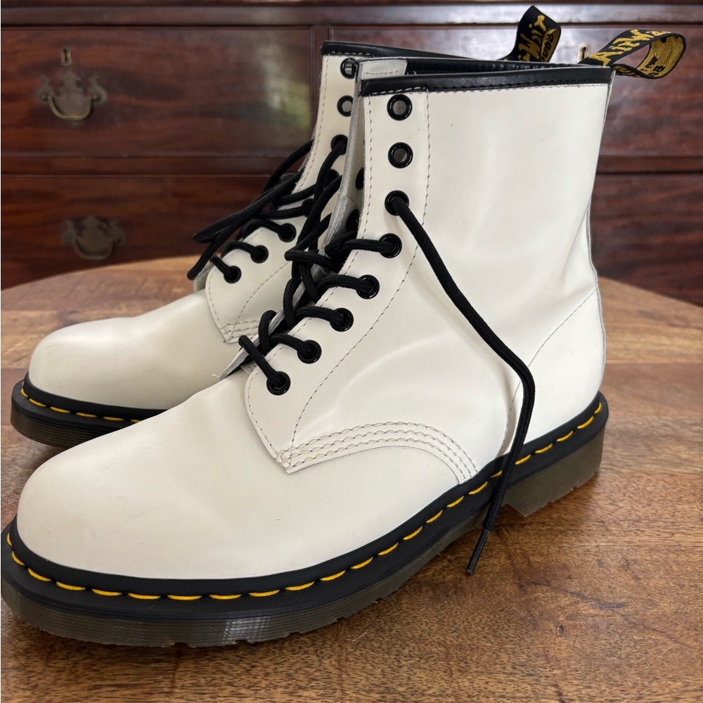 Dr. Doc Martens 11822 White leather combat ankle Lace-Up Boots 42 EU 10 US